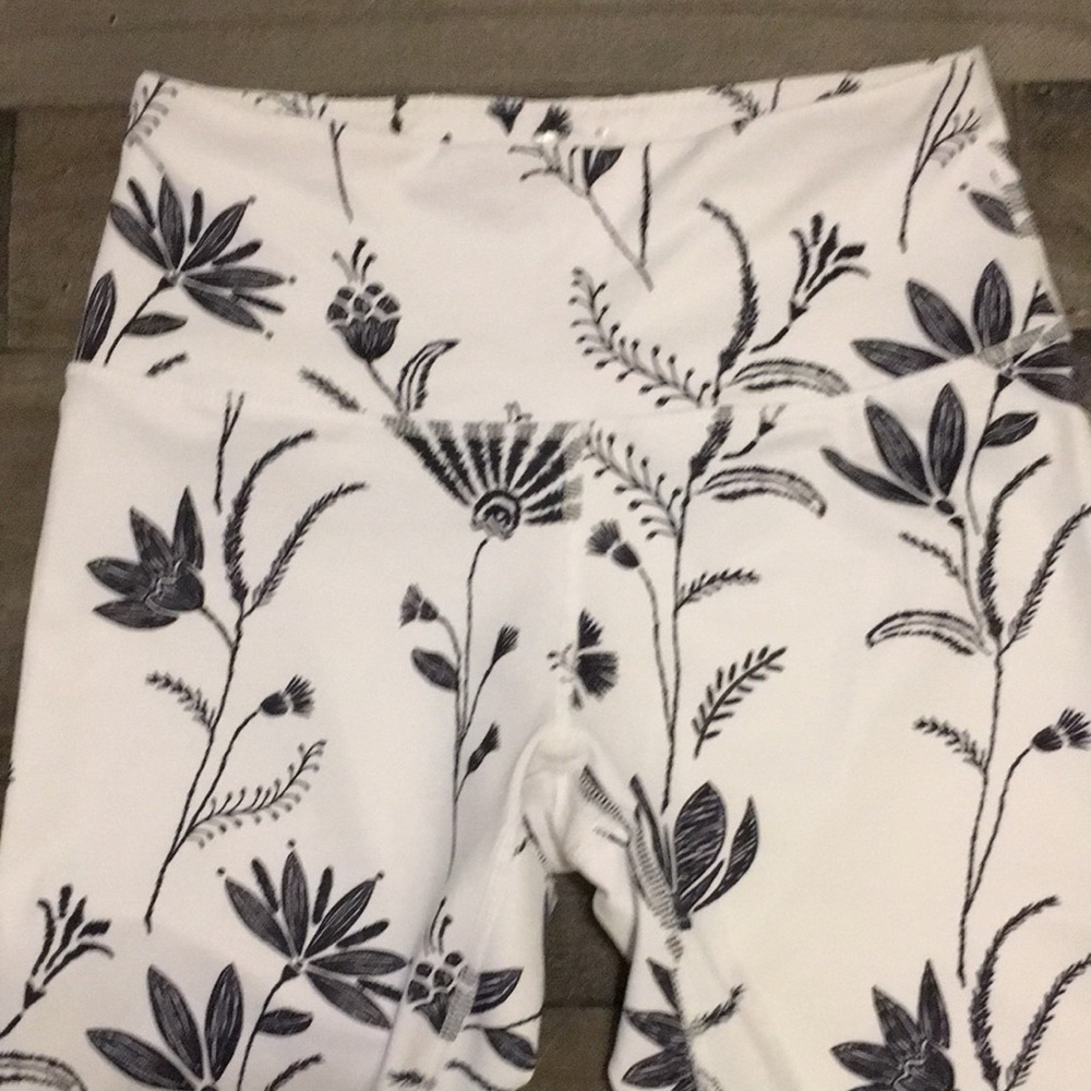 Layer 8 Athletic Leggings - Picture 2 of 6